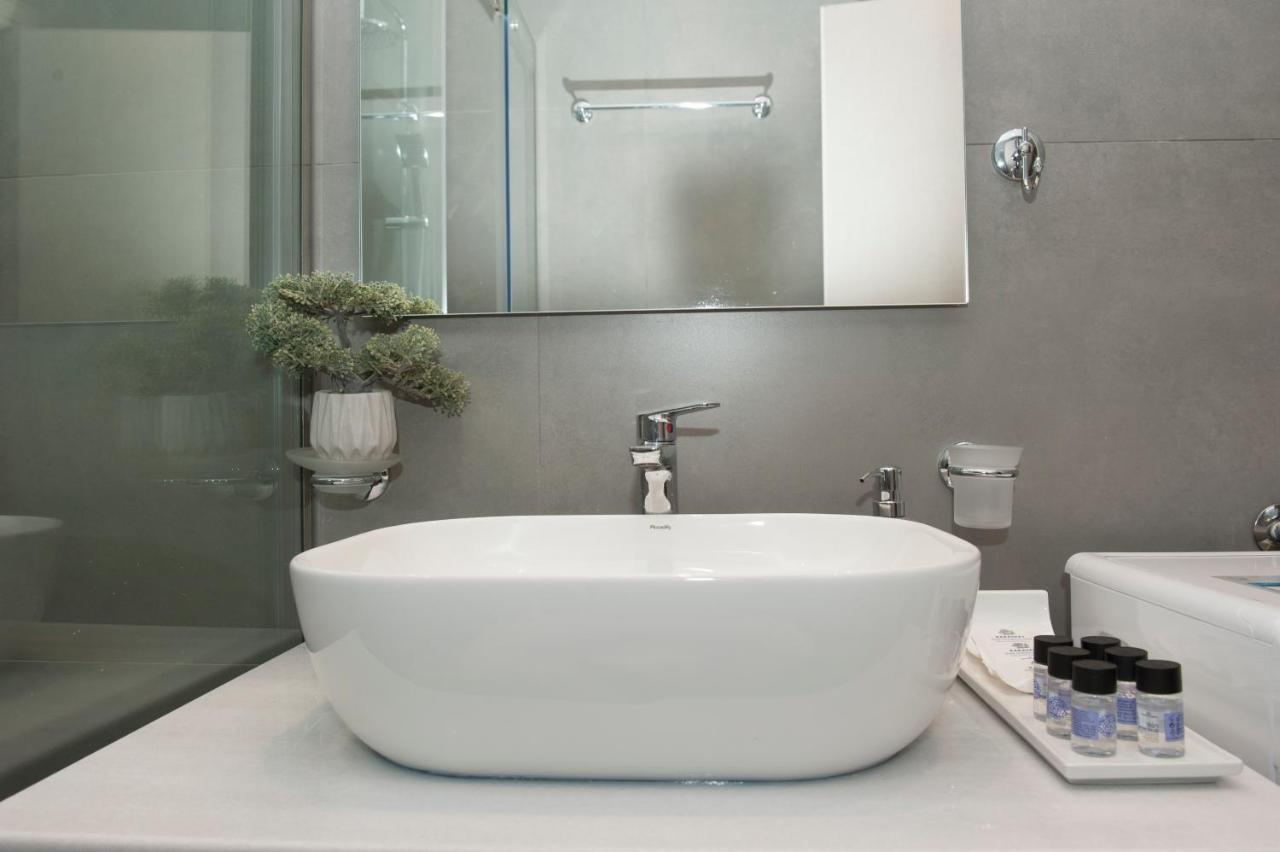 Olympia Luxury Apartment In Marousi アテネ エクステリア 写真